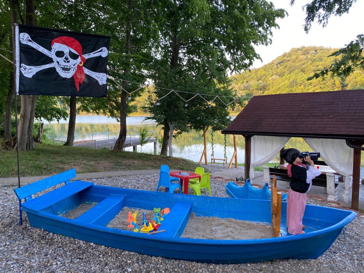 Jezero Snijeznica - Vikendica Villa Luaran gambar